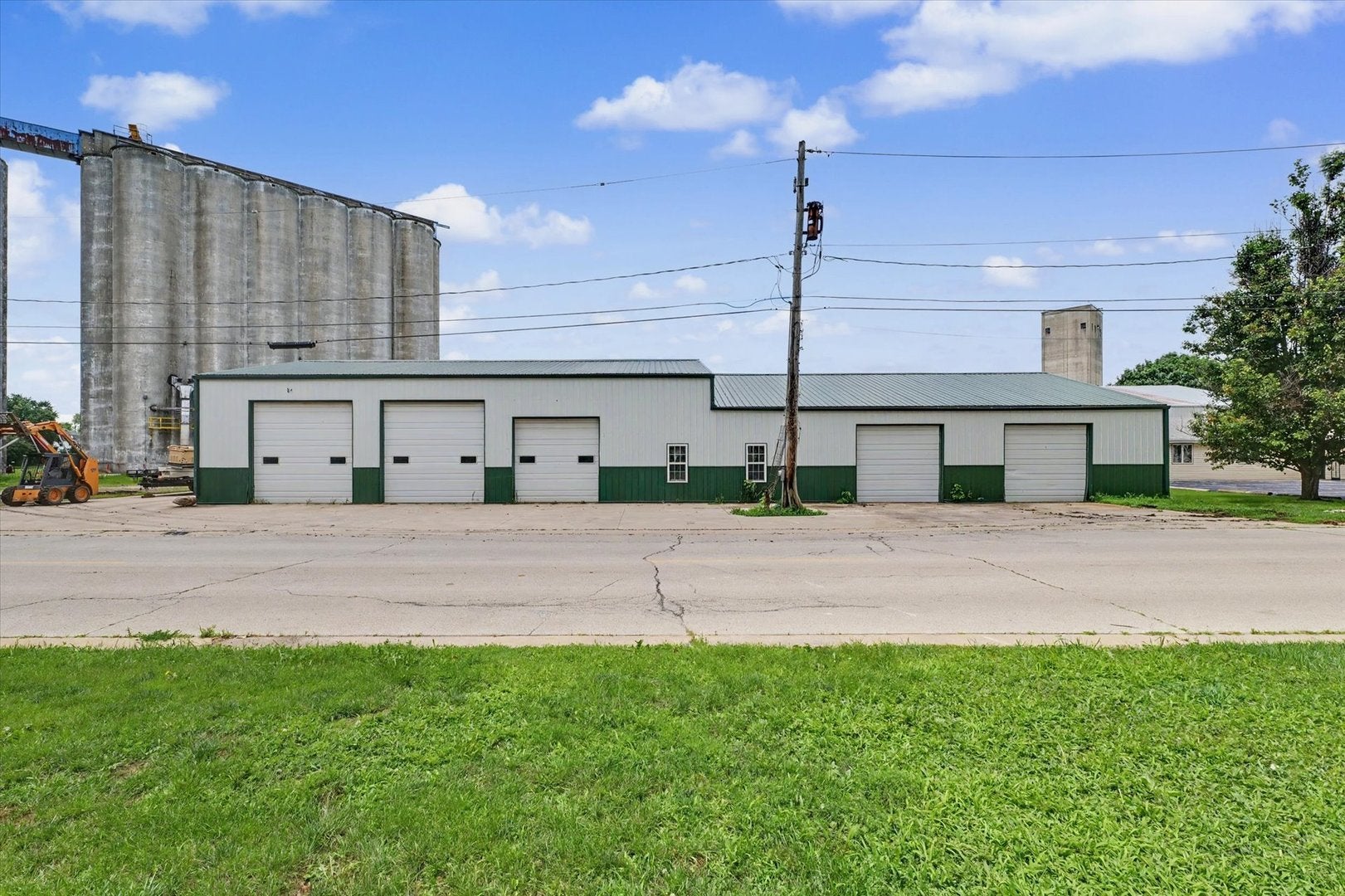 809 N Main Street — photo