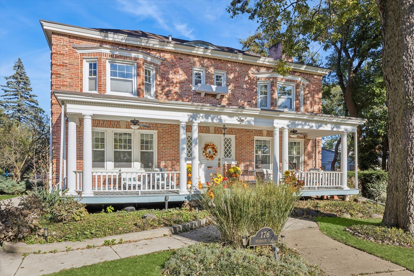 176 Riverside Road, Riverside, IL 60546 — photo 2