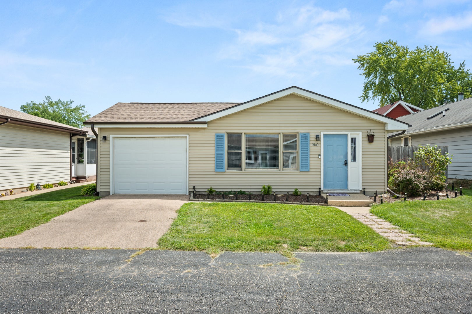 1610 Meadowbrook Court — photo