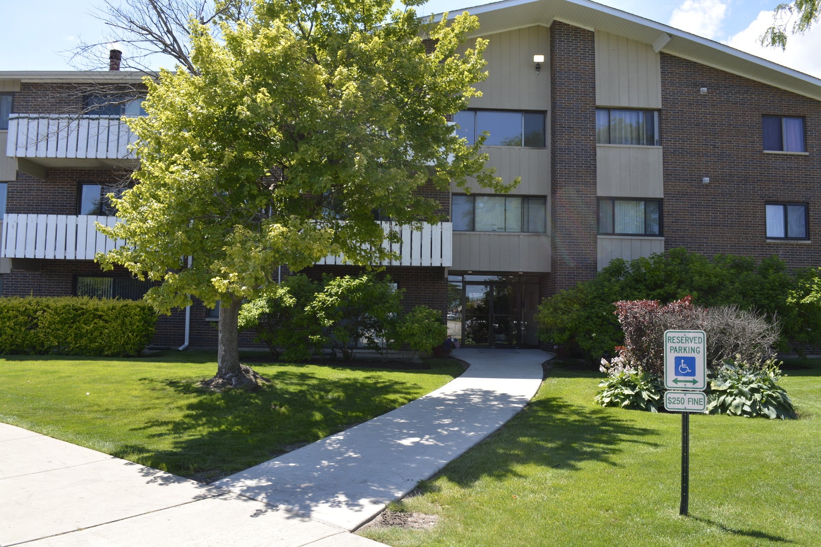 1000 Bayside Drive 207 — photo