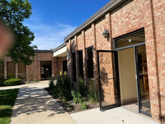 832 E Rand Road 19 — photo