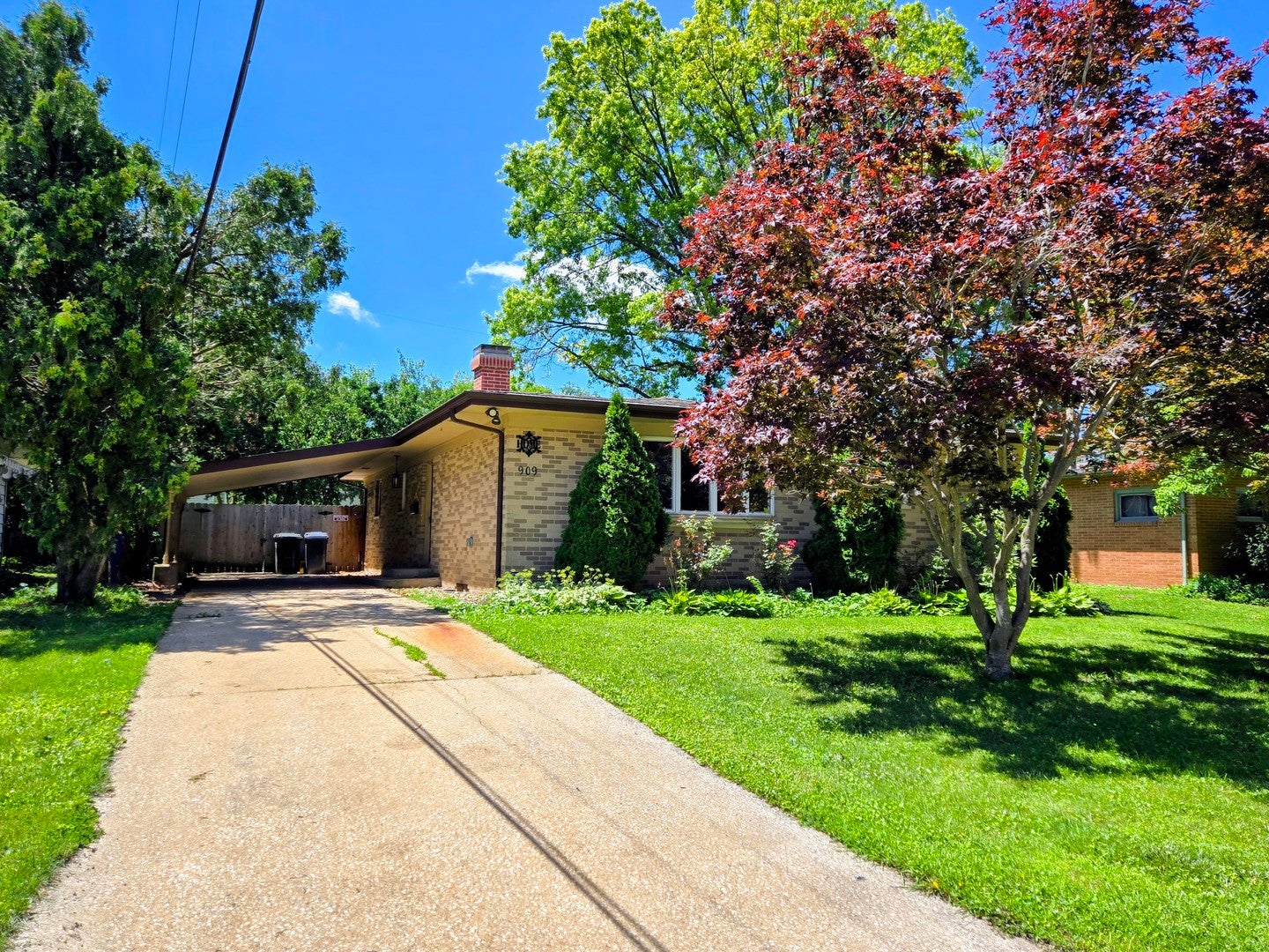 909 E Burkwood Drive — photo