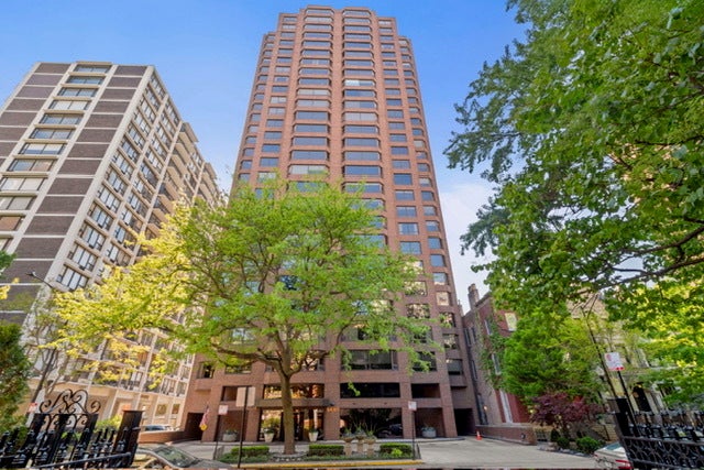 1410 N State Parkway 7a — photo