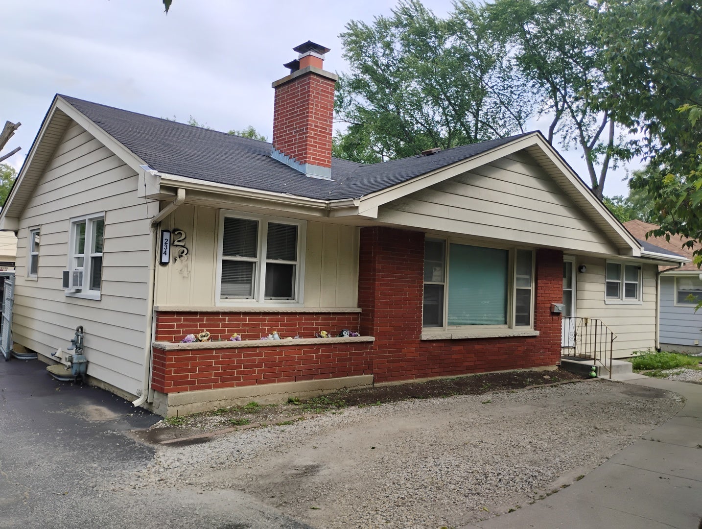 234 N Butterfield Road — photo