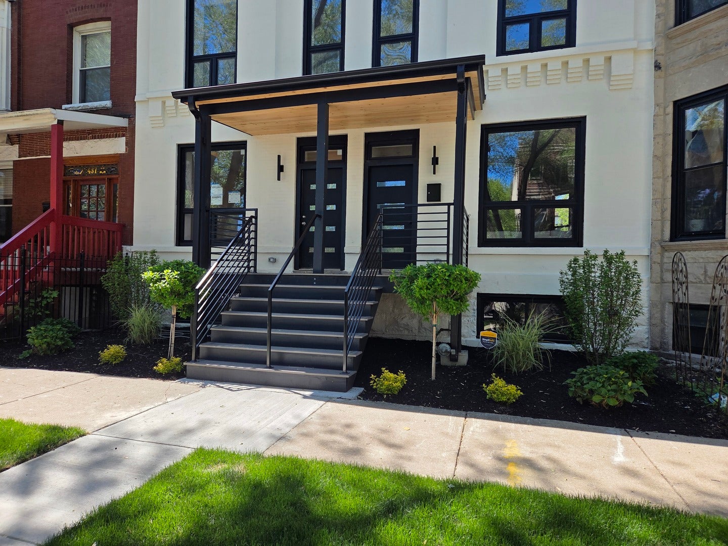 433 E 46th Place — photo