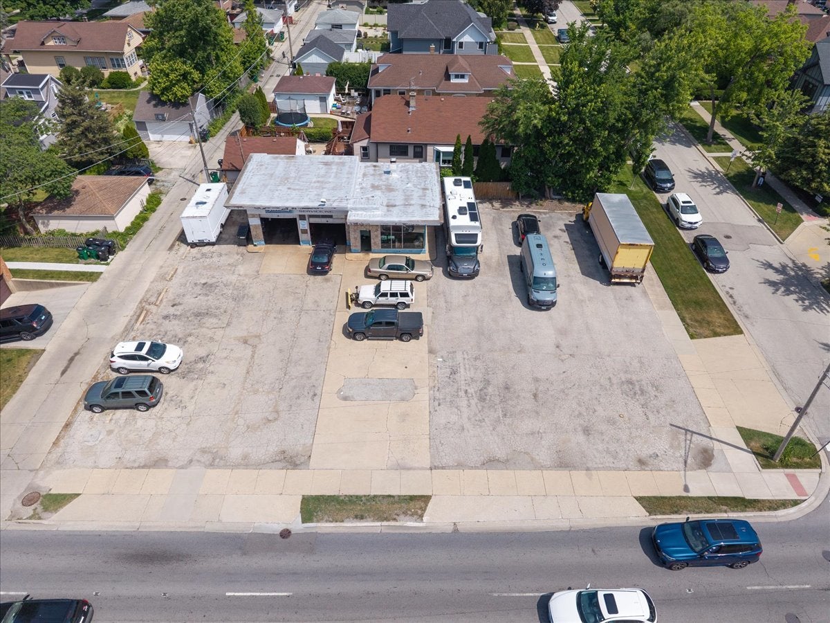 1030 W Touhy Avenue — photo