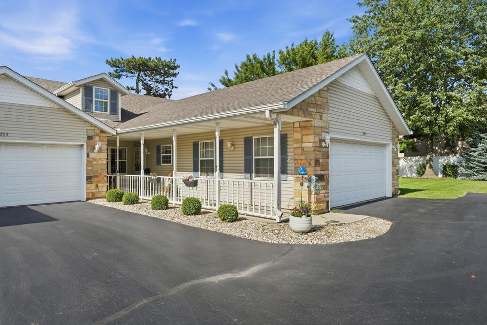 2267 Whispering Oaks Court — photo