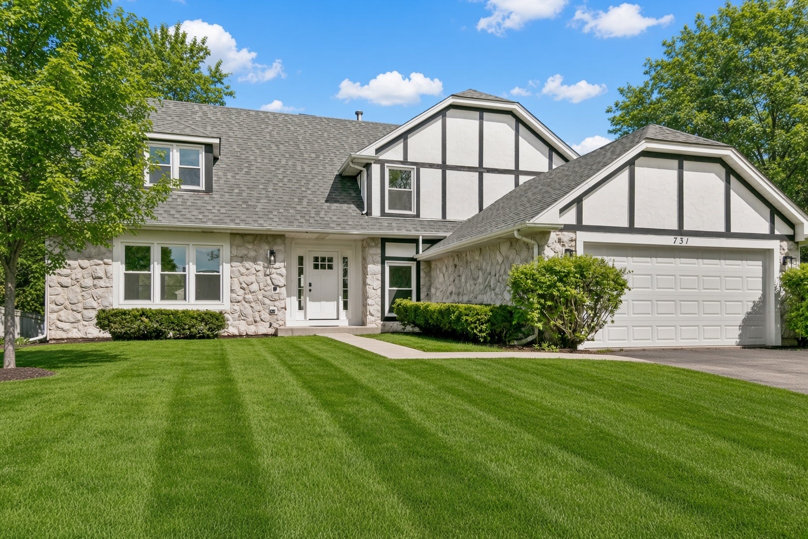 731 Roaring Brook Lane — photo