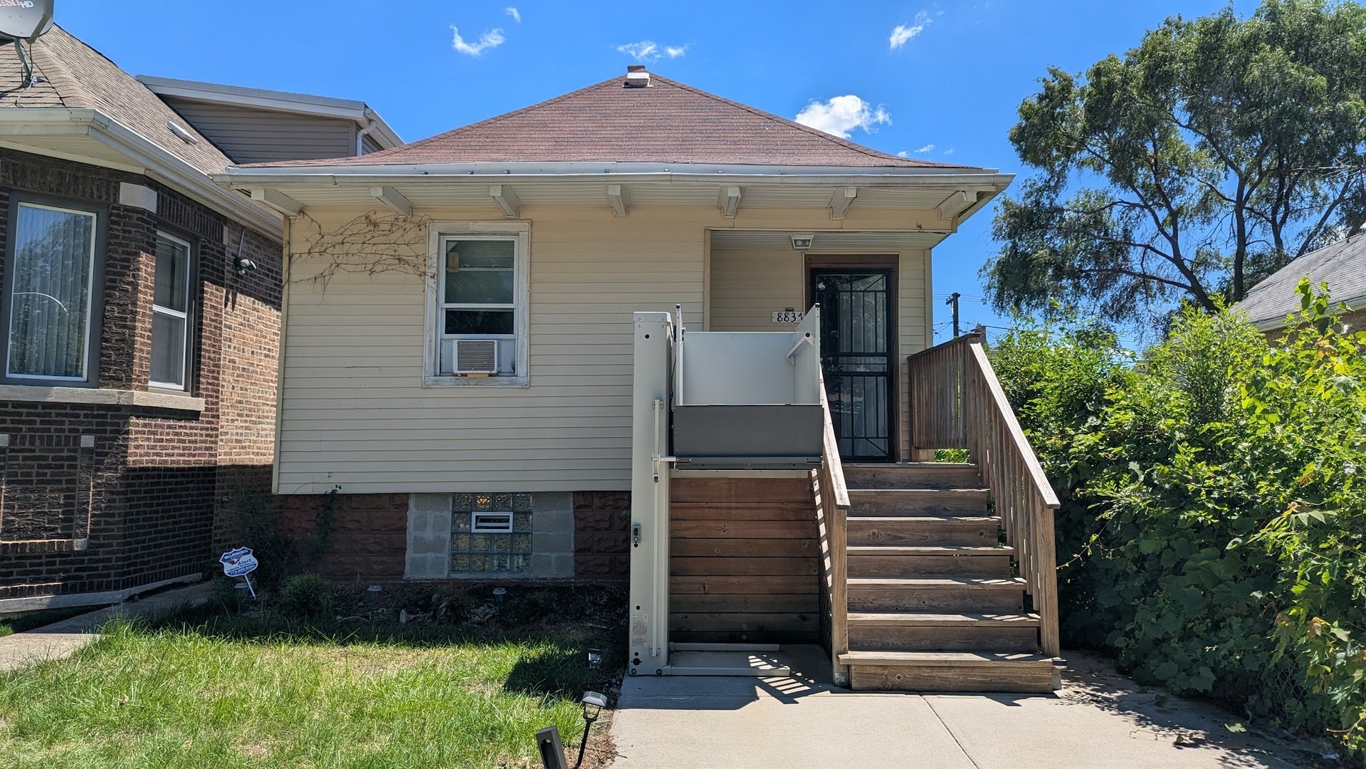 8837 S Carpenter Street — photo