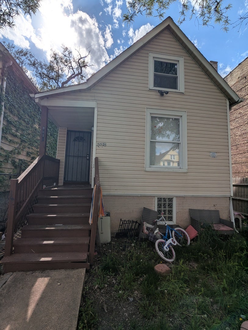 8818 S Carpenter Street — photo