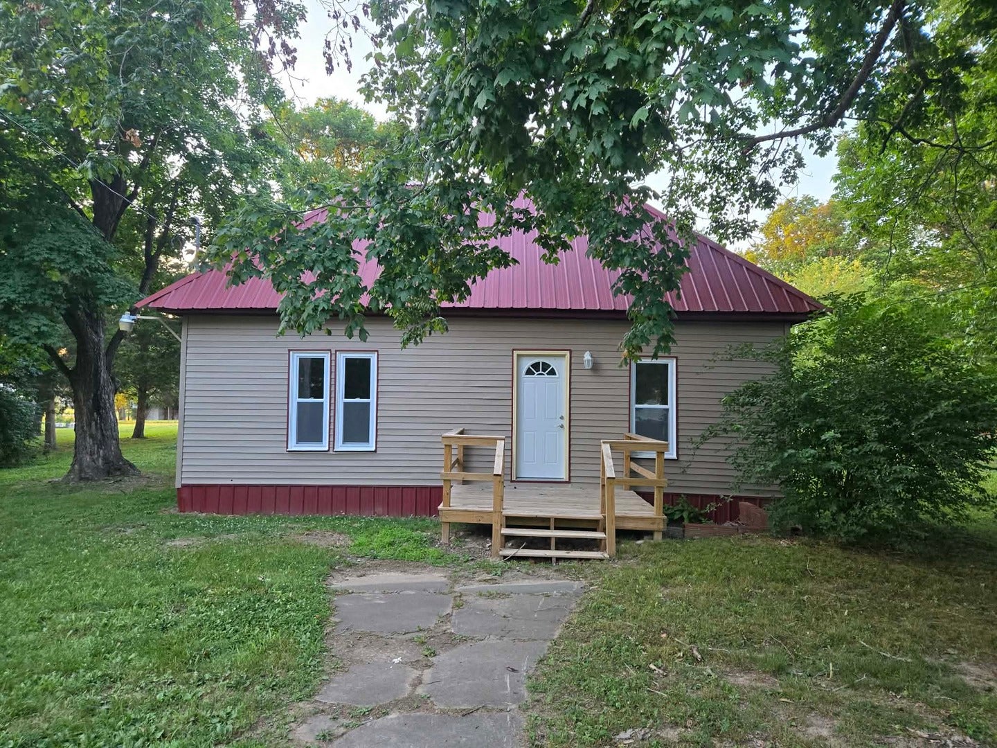 602 W Cherry Street — photo