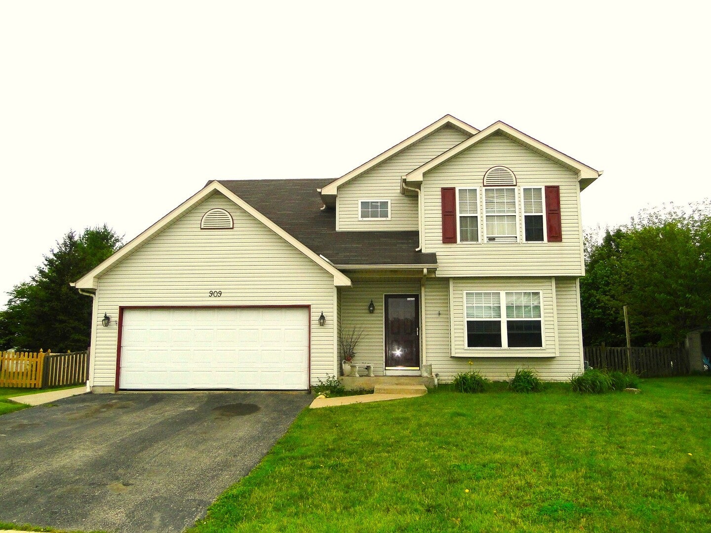 909 Thorn Creek Drive — photo