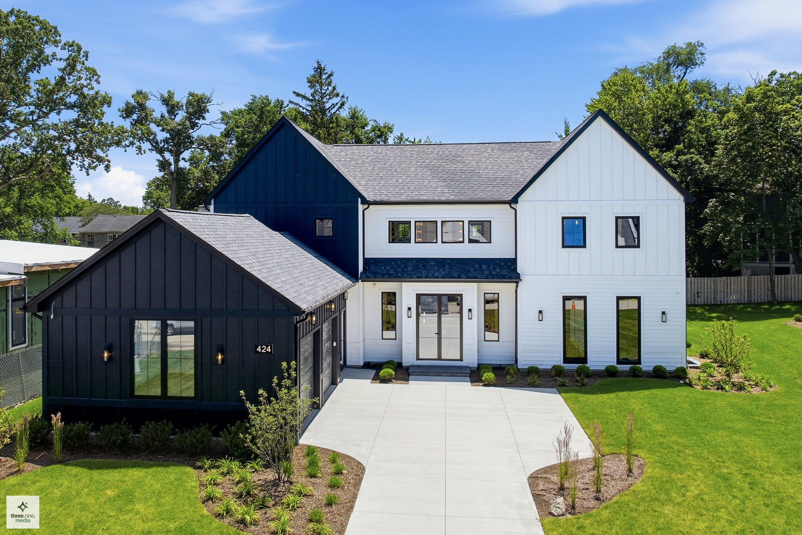 424 Forest Edge Drive — photo