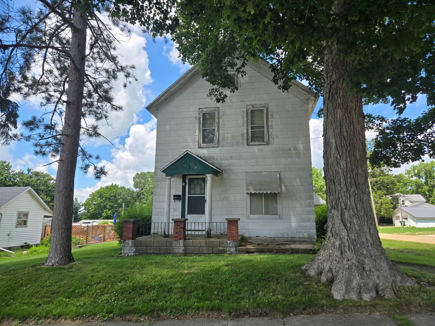 402 W Dixon Street — photo