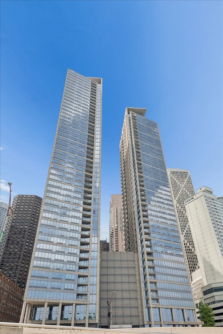 600 N Lake Shore Drive 1305 — photo