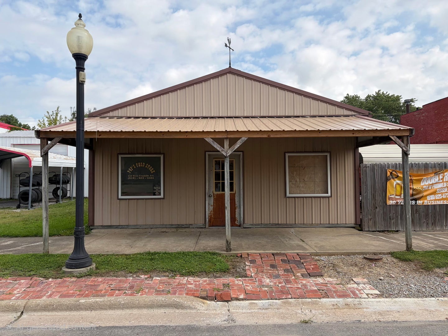 216 W Franklin Avenue — photo