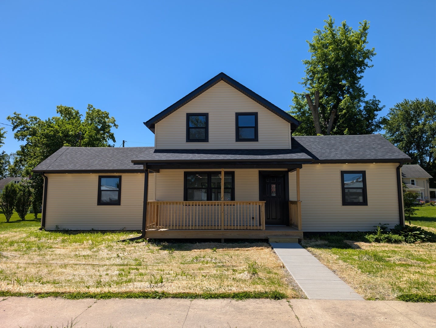 206 E Jefferson Street — photo