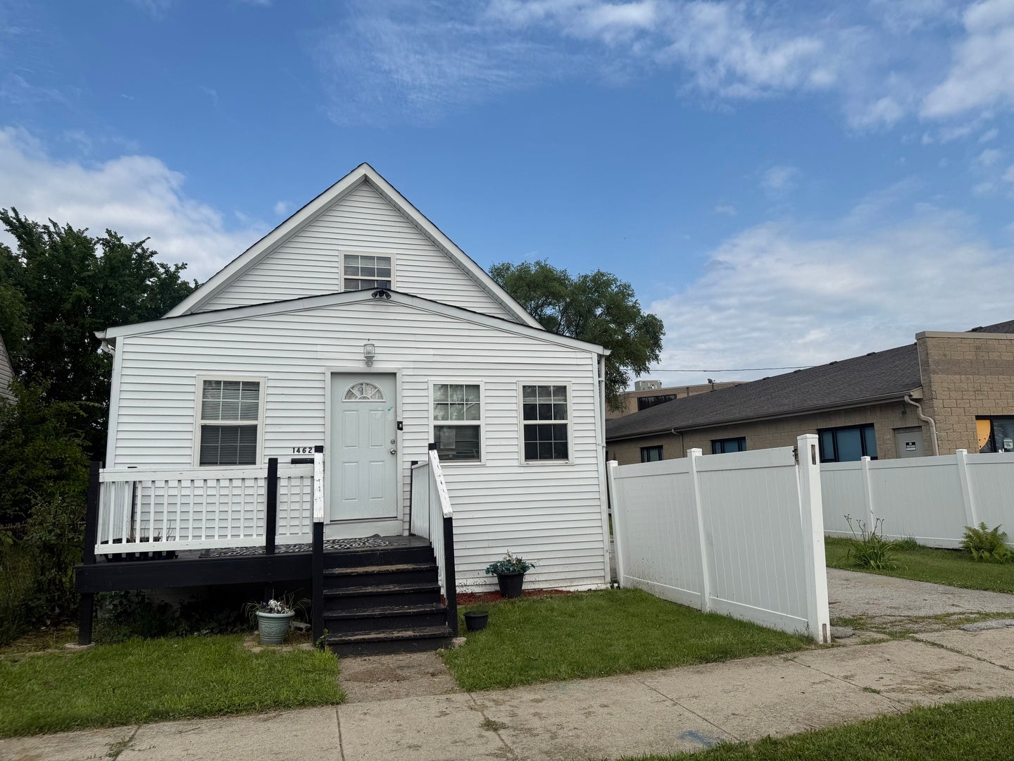 14625 Winchester Avenue — photo