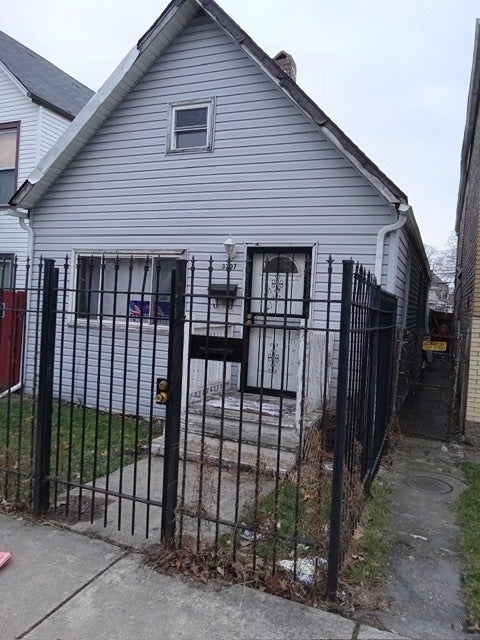 3307 W 37th Place — photo