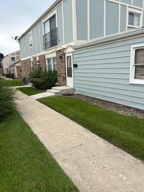 20114 Oak Lane U70 — photo