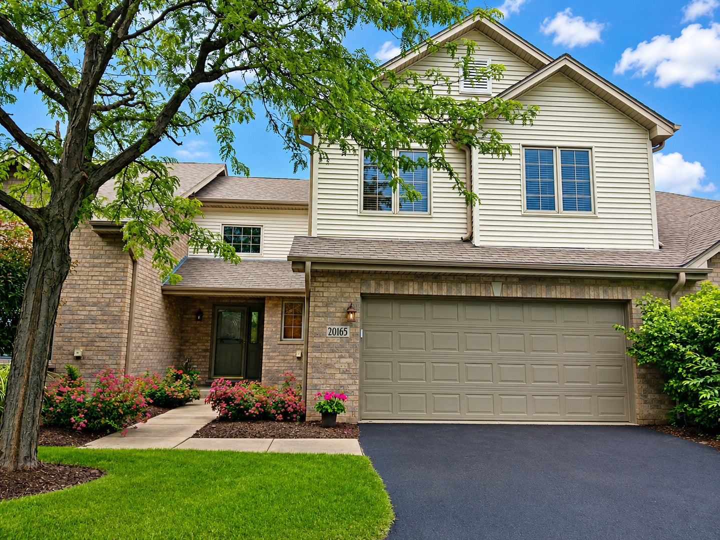 20165 Crystal Lake Way — photo