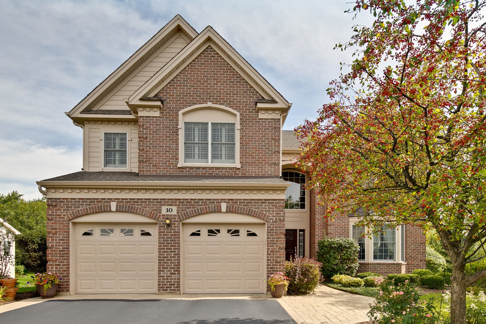10 Eagle Ridge Drive — photo