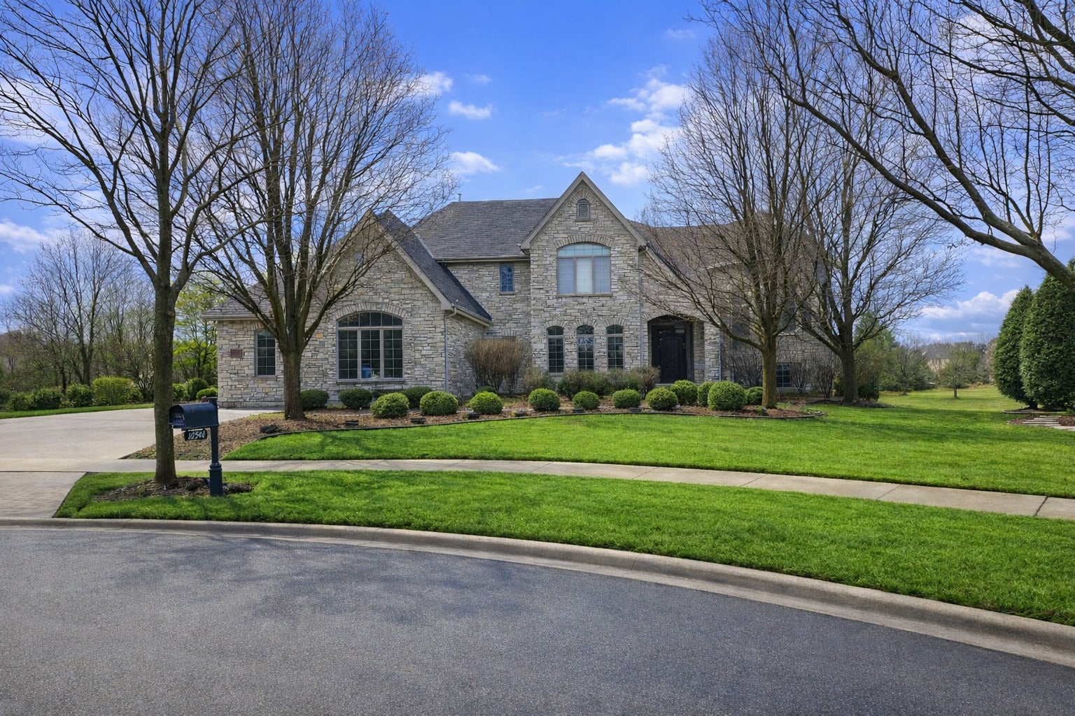 22542 Swanstone Court — photo