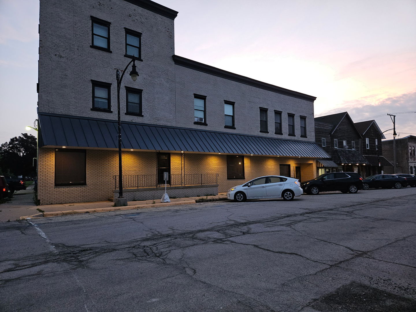 127 W Taylor Street — photo