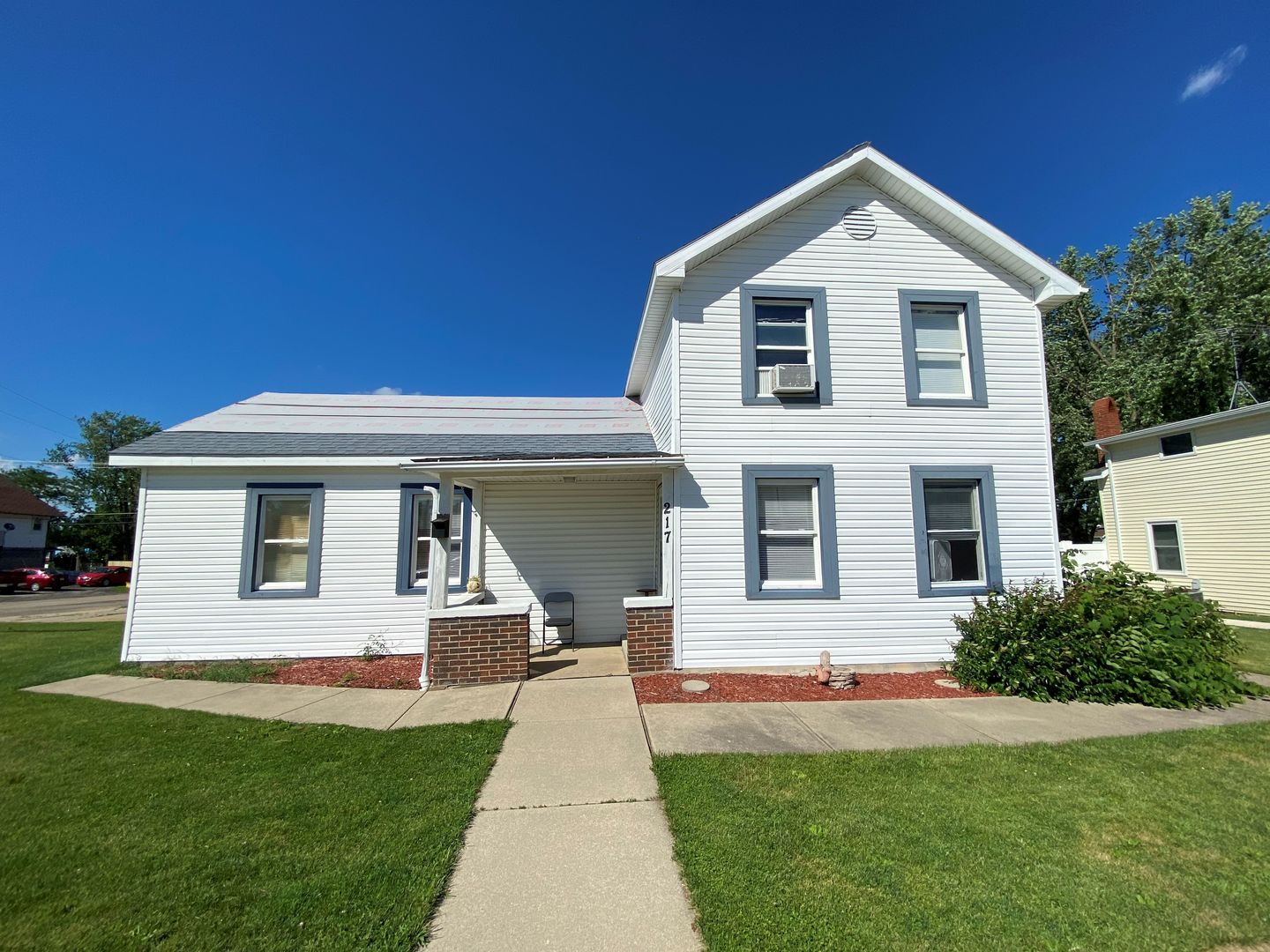 217 W Railroad Street — photo