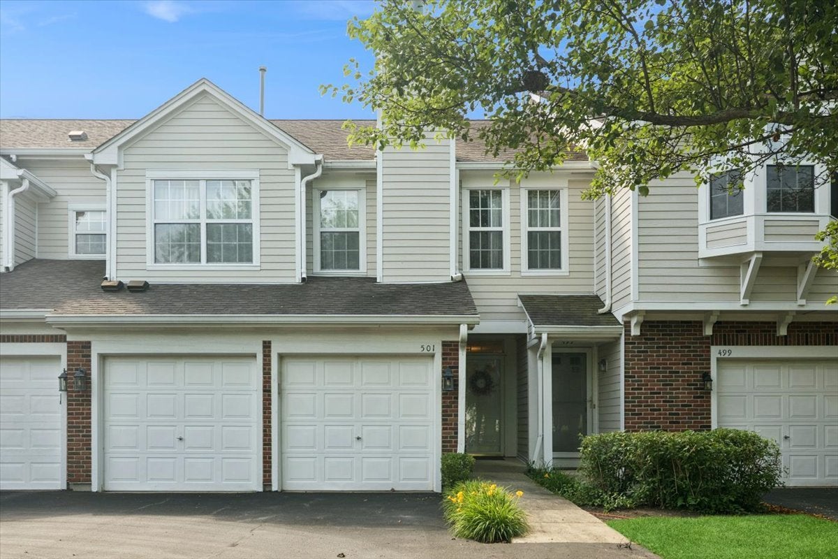 501 Grosse Pointe Circle — photo