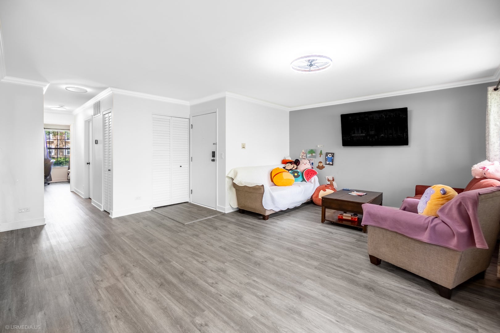 Home in Buffalo Grove, IL 60089 — photo 3