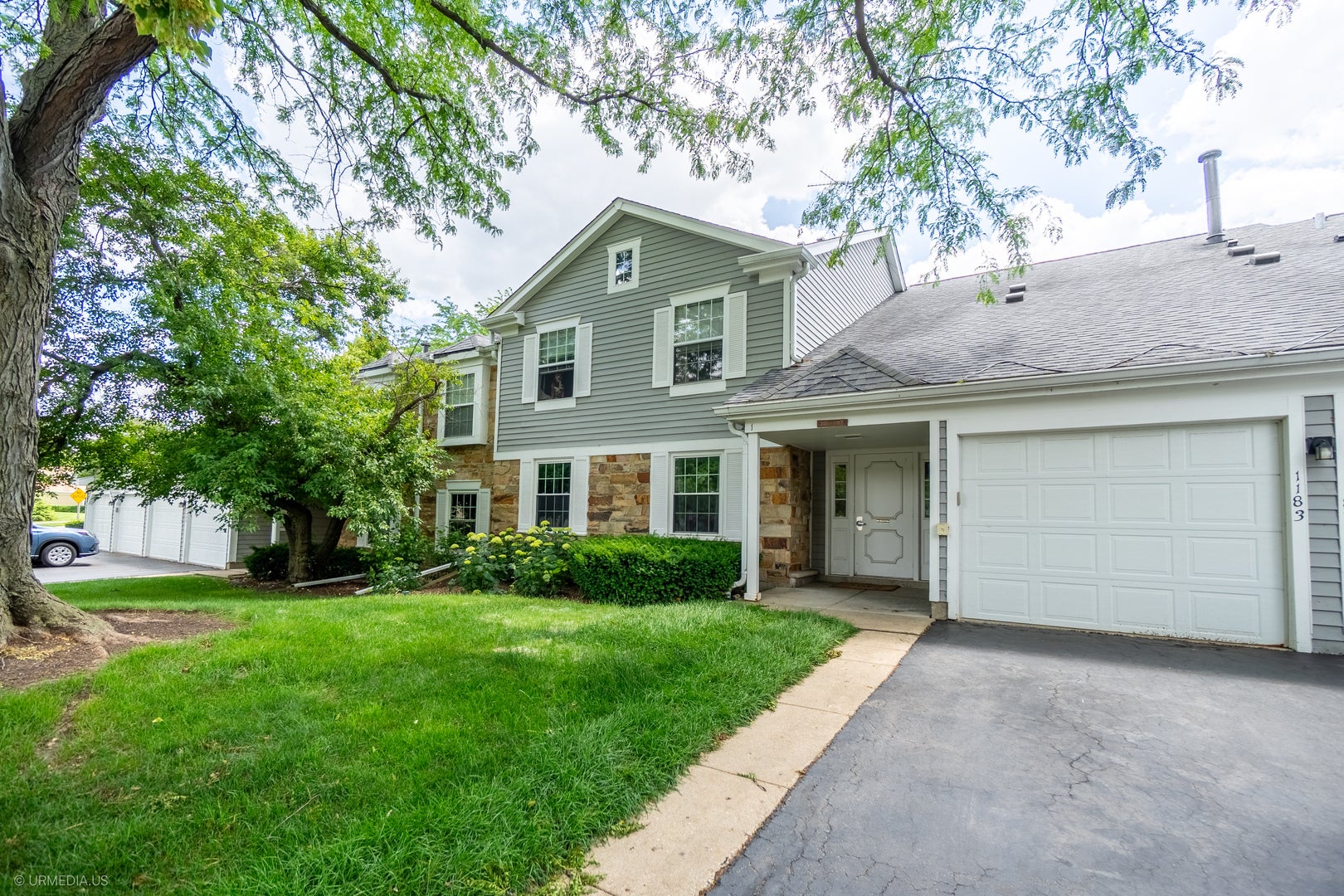 1181 Auburn Lane 1181 — photo
