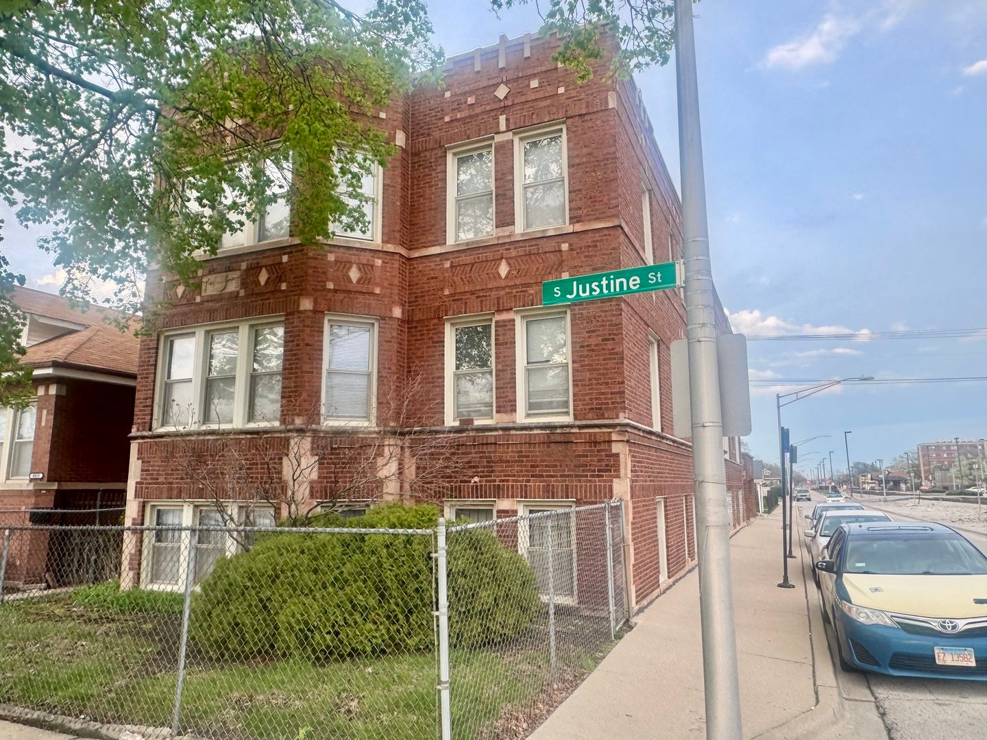 1526 W 89th Street — photo