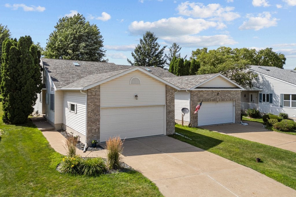 4176 Mallard Court — photo