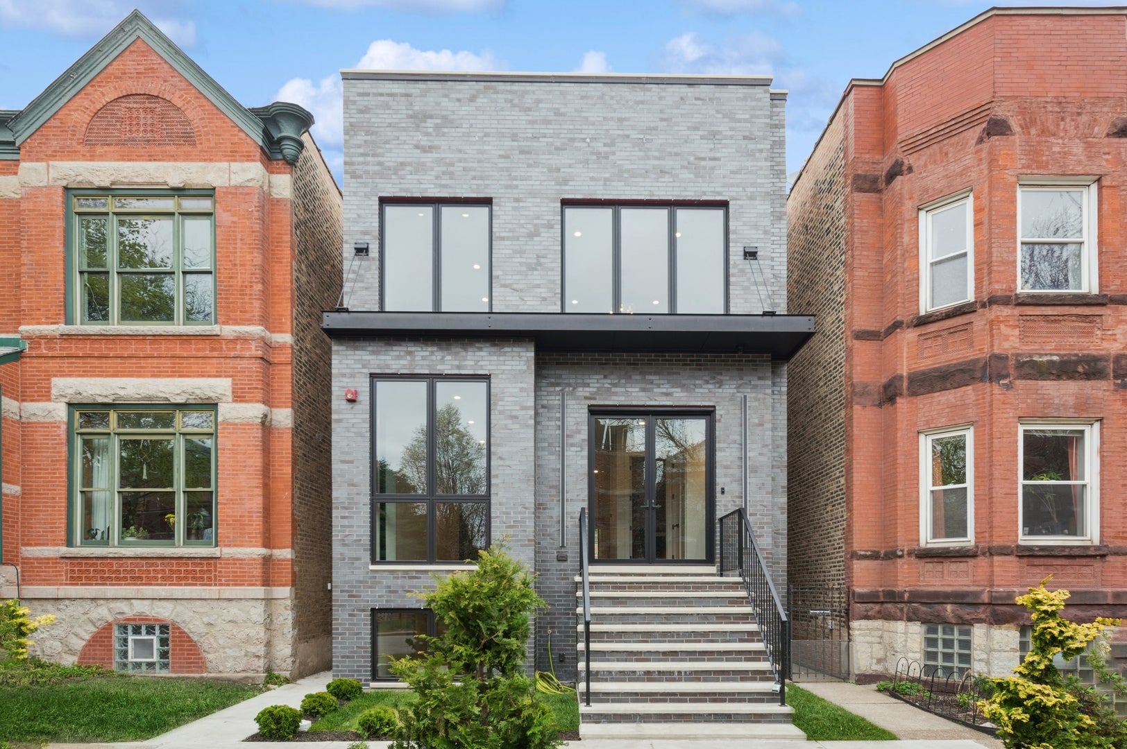 2434 W Superior Street — photo