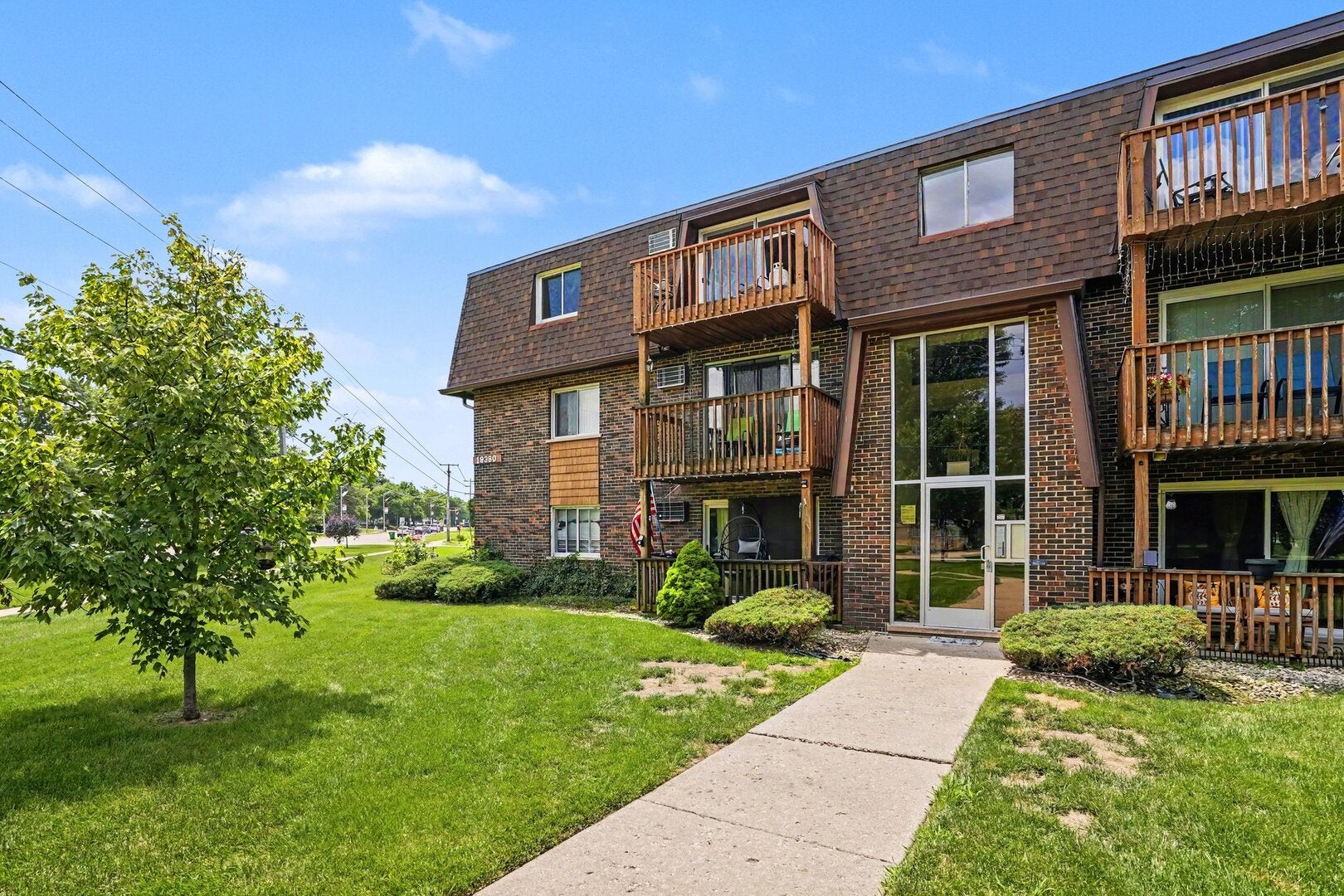 19380 Wolf Road 11 — photo