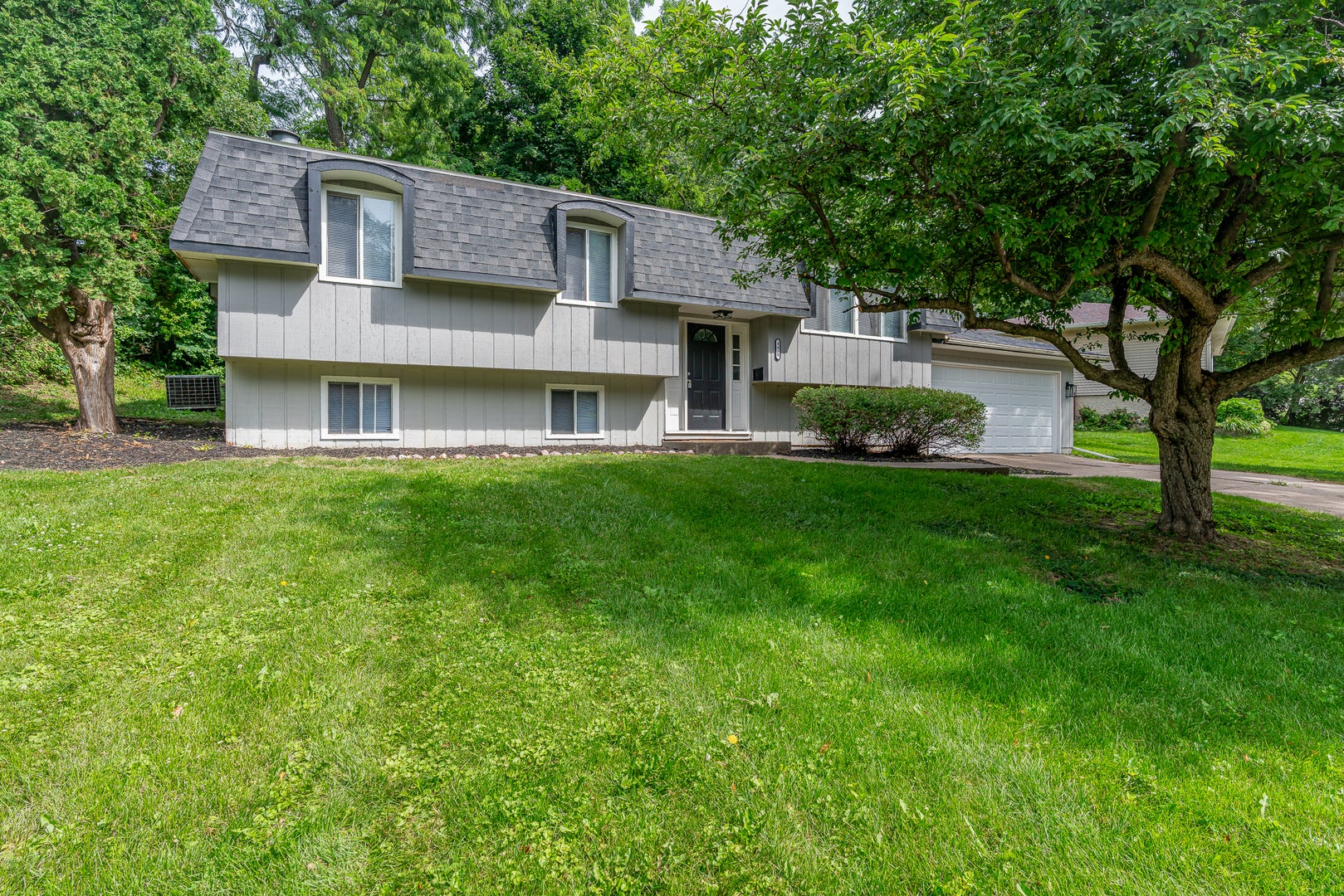 4430 Canterbury Lane — photo