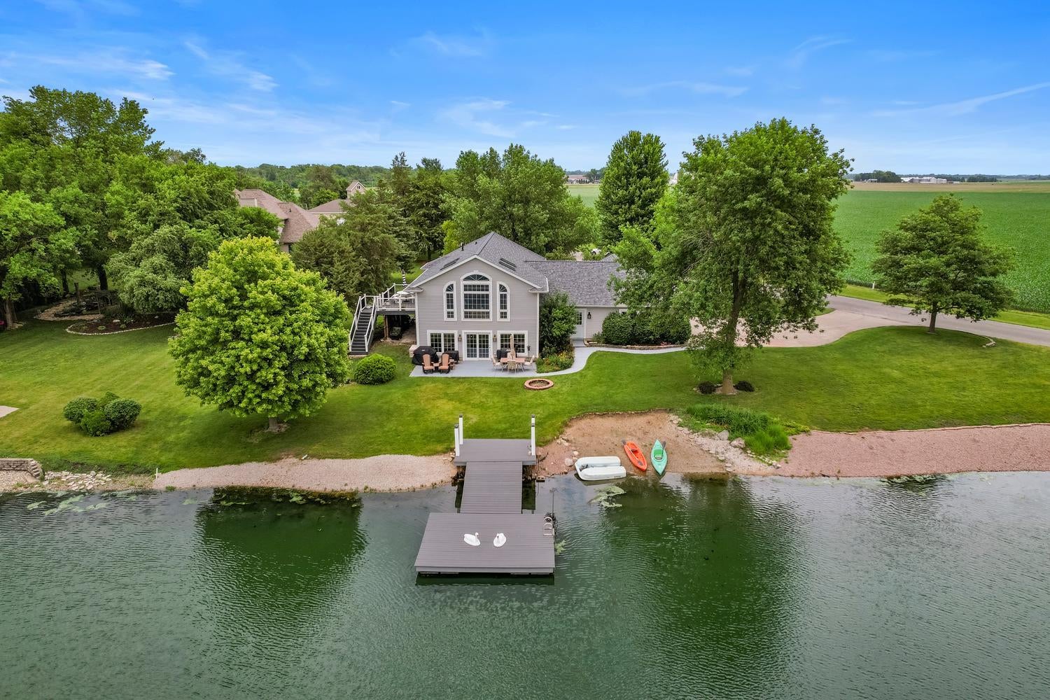 102 Lake View Drive — photo