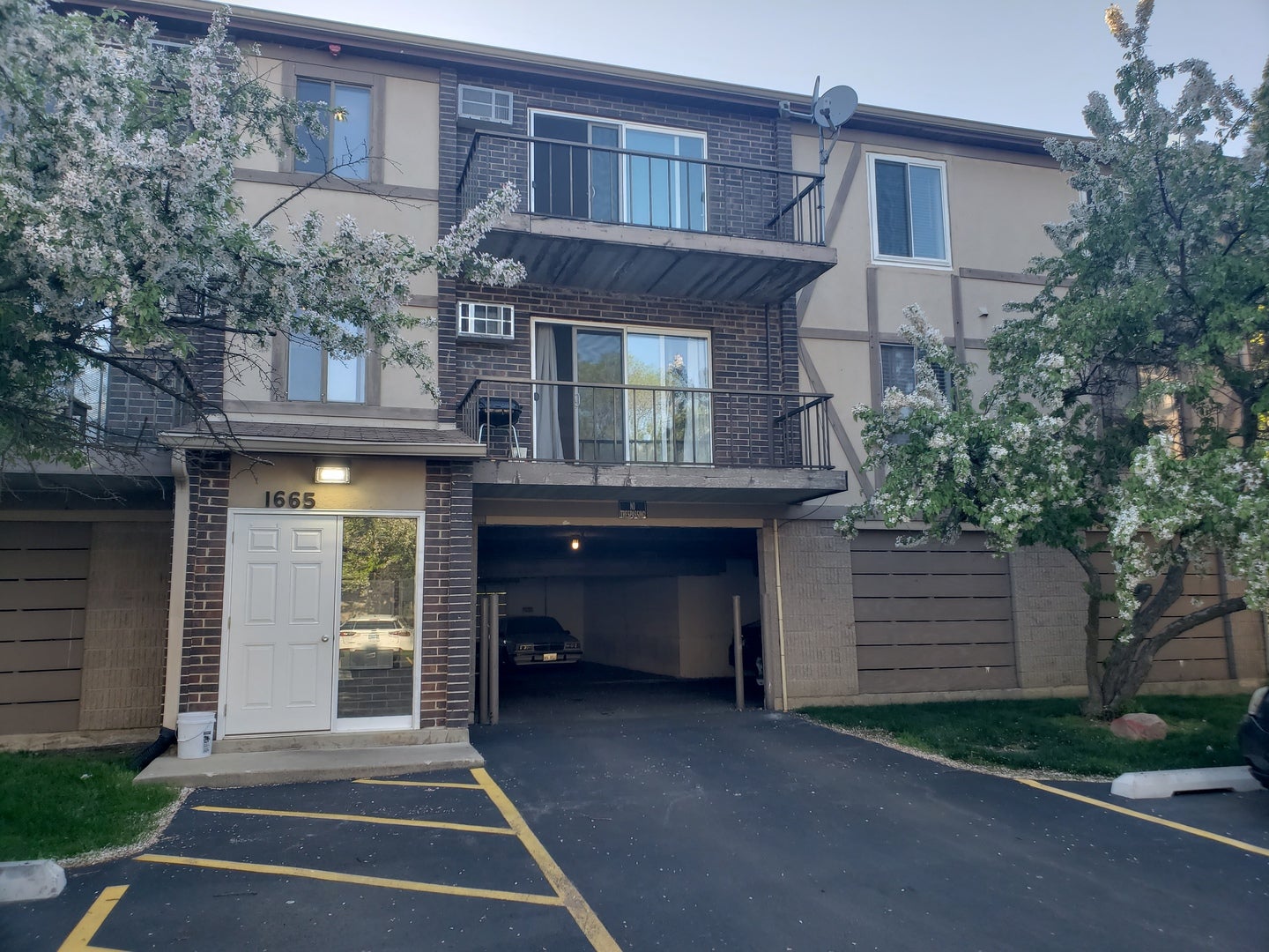 1665 Coach Drive 103 — photo