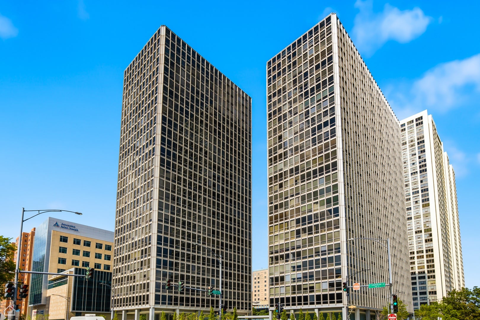 340 W Diversey Parkway 2817 — photo