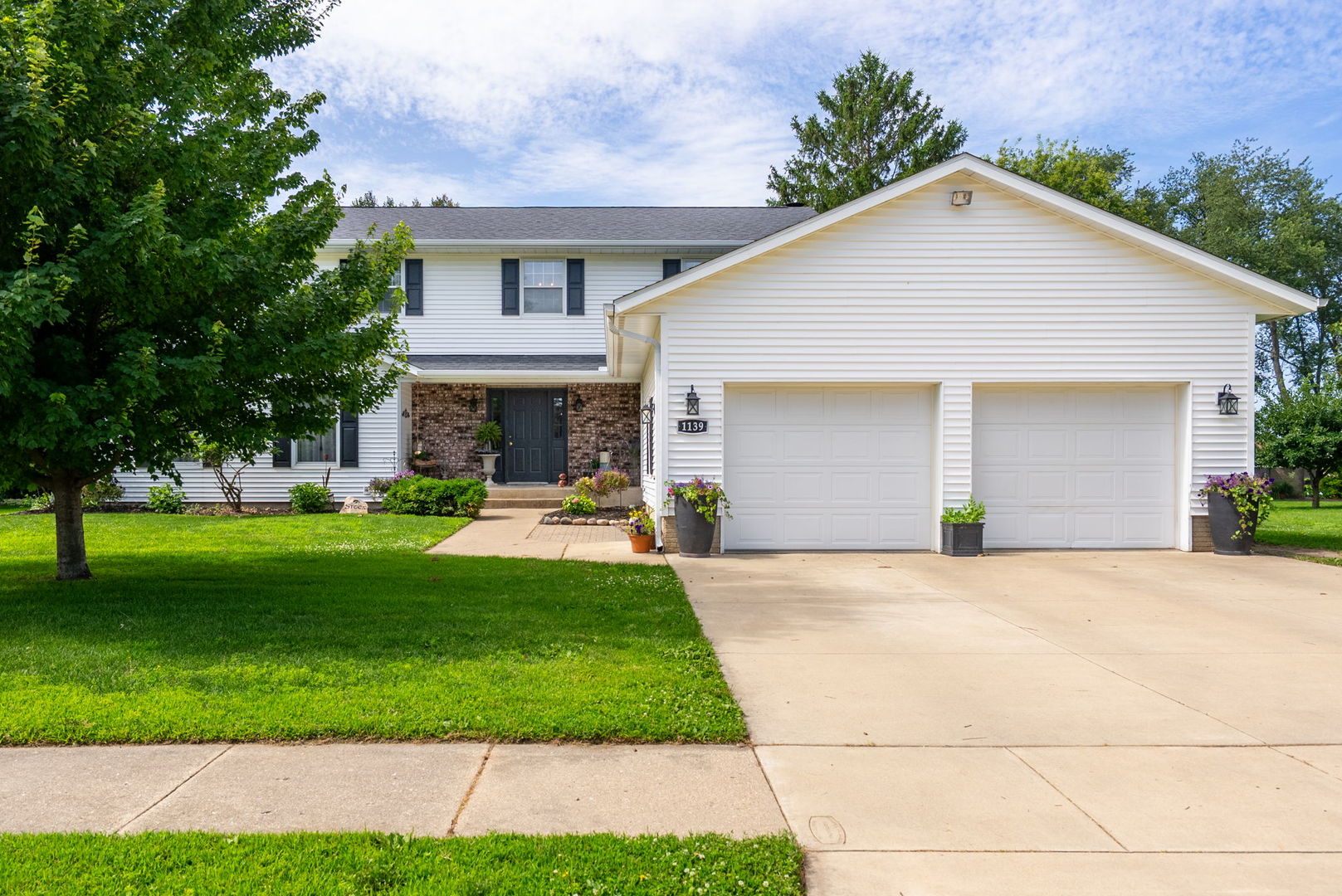 1139 Brookview Drive — photo