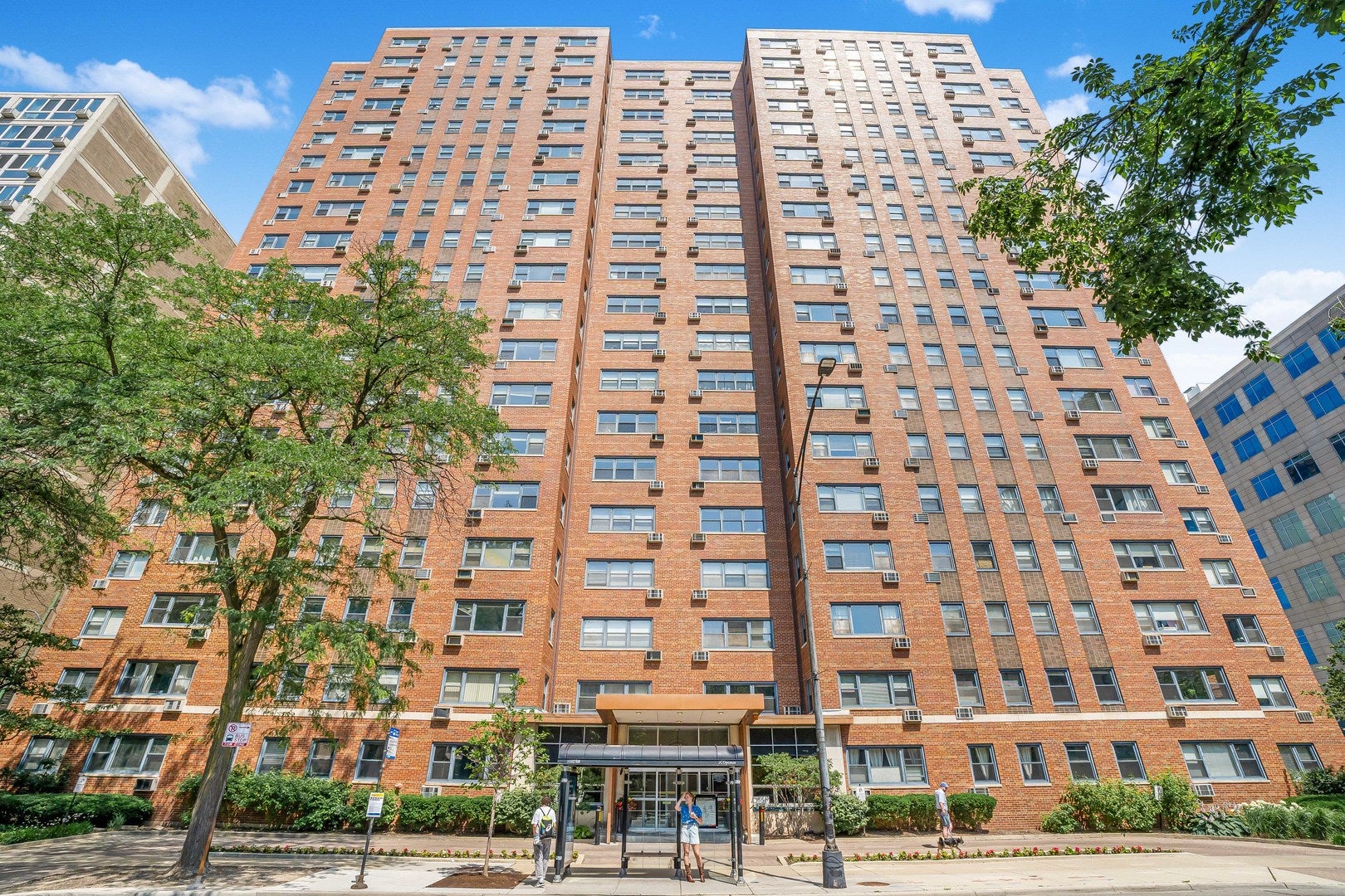 2909 N Sheridan Road 1702 — photo