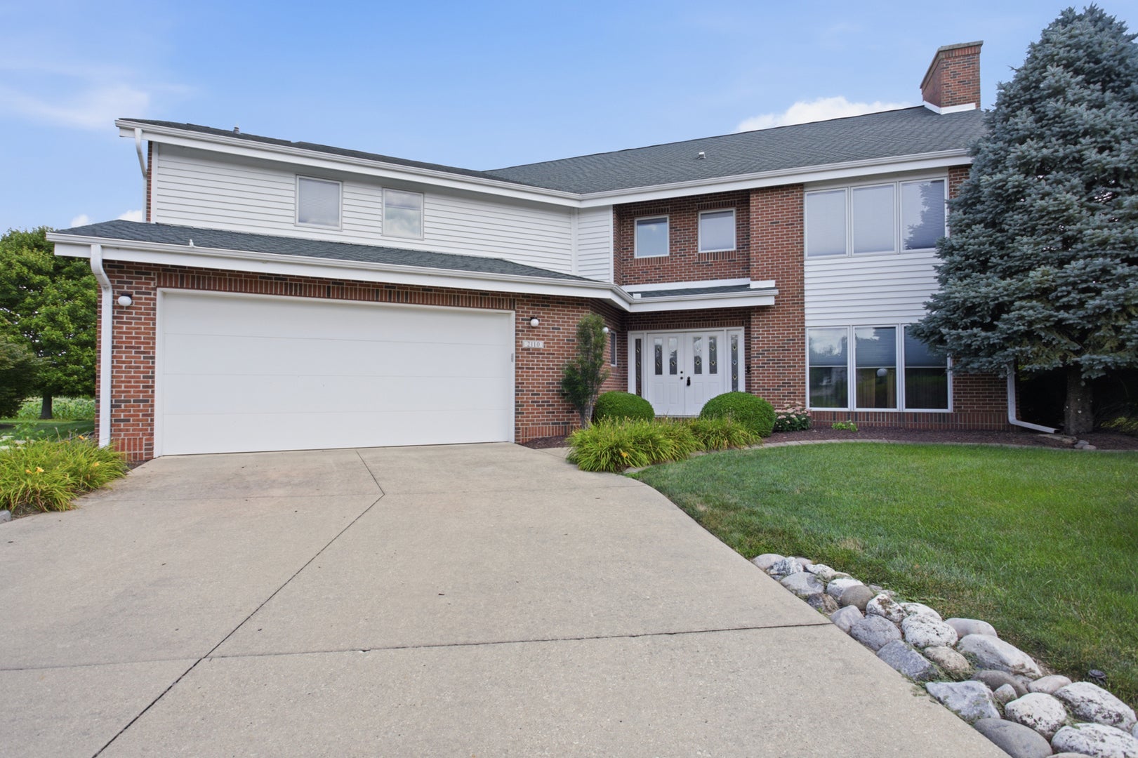 2110 Meadowlark Court — photo