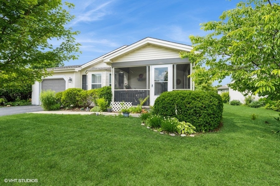1016 Castleton Court — photo