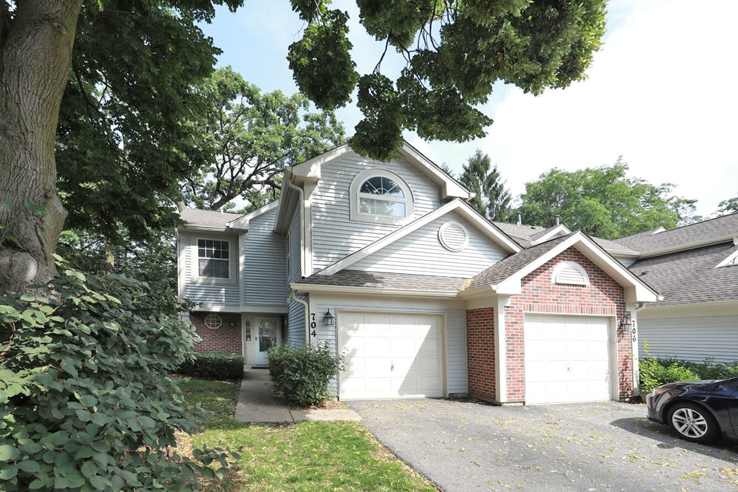 704 Shady Oaks Court — photo