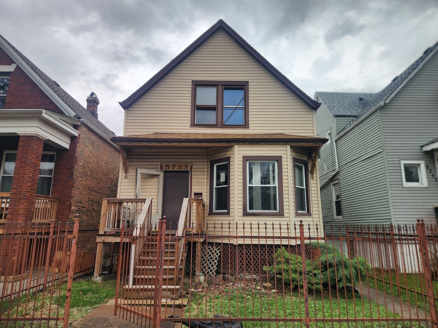 5733 S Wolcott Avenue — photo