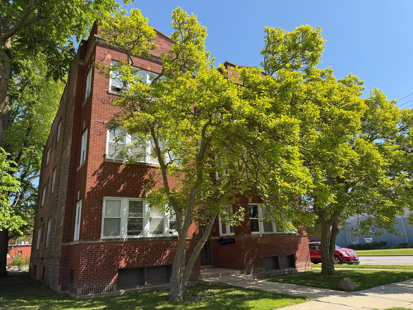 37 W 14th Place — photo