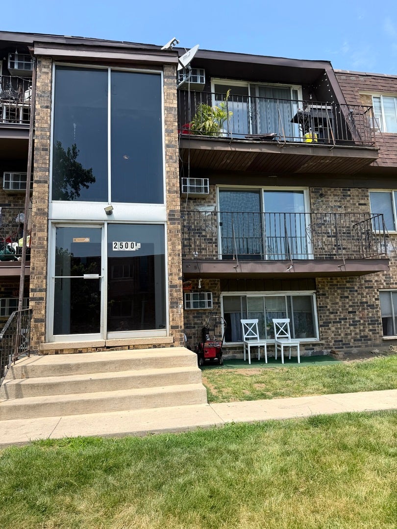 2500 Mark Thomas Lane 5B — photo