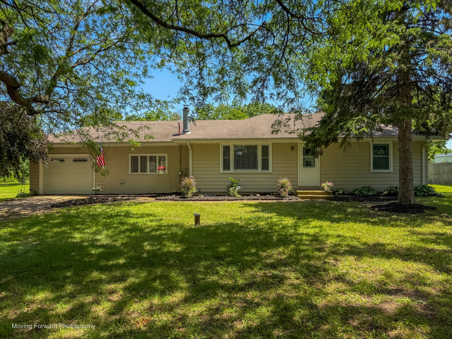 7S175 N Eola Road — photo