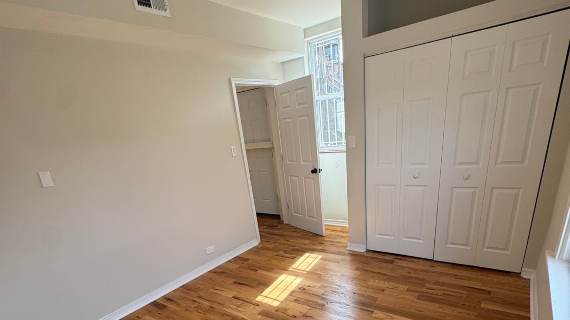 Home in Chicago, IL 60628 — photo 3